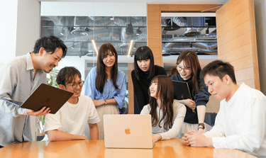 LINEヤフーコミュニケーションズ社員による会議